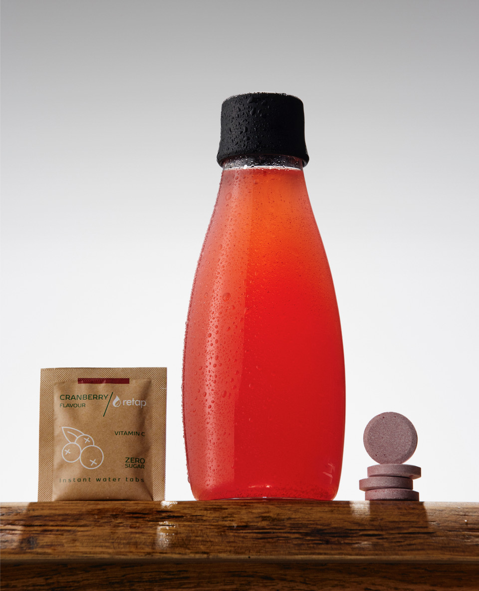 Retap bottle with cranberry flavour